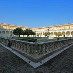 Certosa San Martino - Cloître