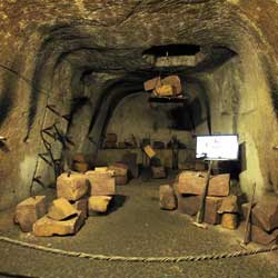 Naples souterraine - Excavation
