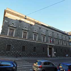 Piazza Monteoliveto - Palazzo Orsini di Gravina