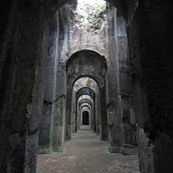 Piscina Mirabilis - Arches