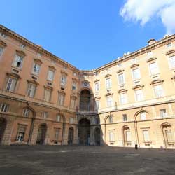 Reggia di Caserta - Cour