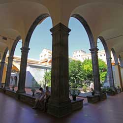 San Gregorio Armeno - Cloître