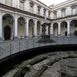 San Lorenzo Maggiore - Tholos
